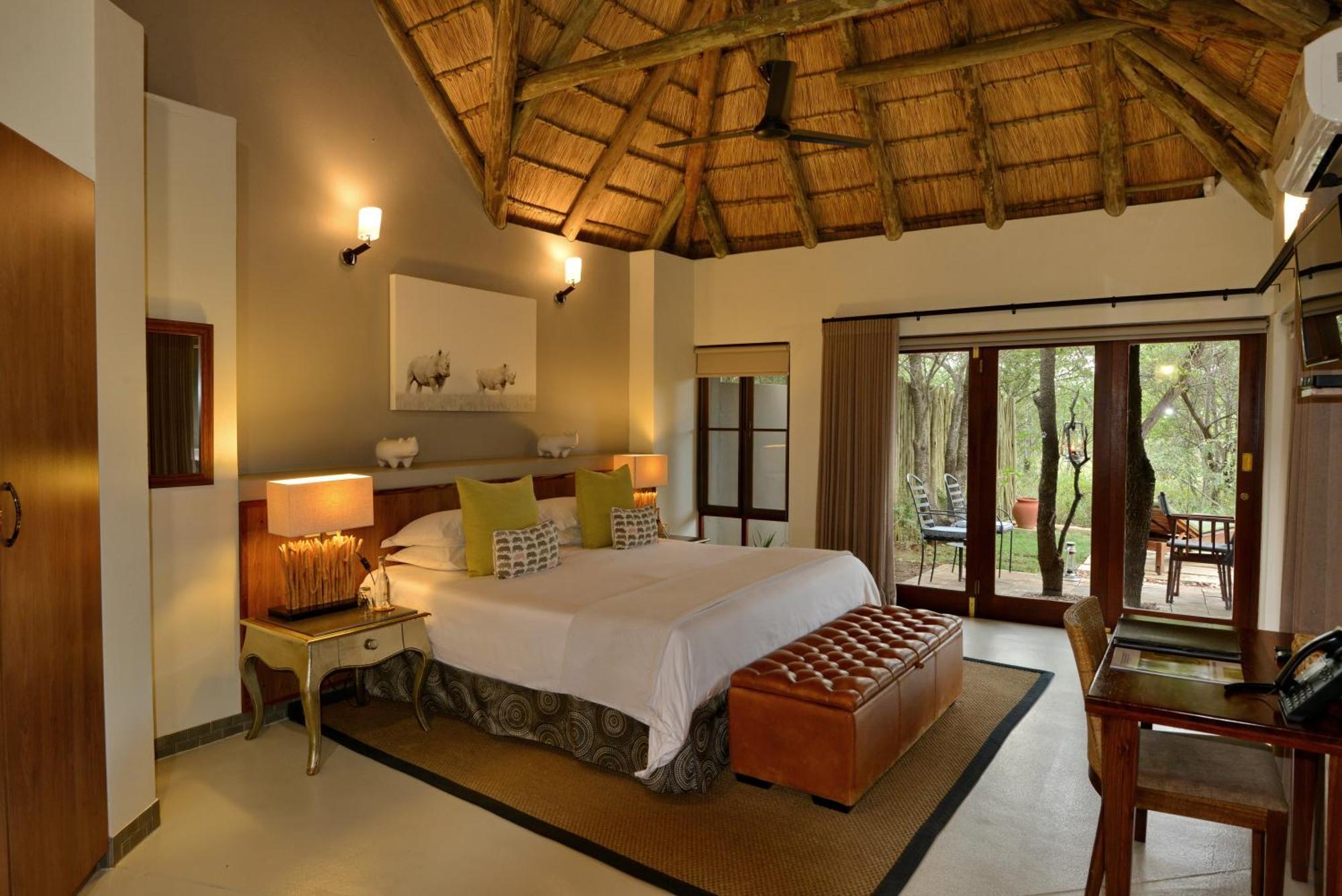 Tambuti Lodge พีลาเนสเบิร์ก ภายนอก รูปภาพ