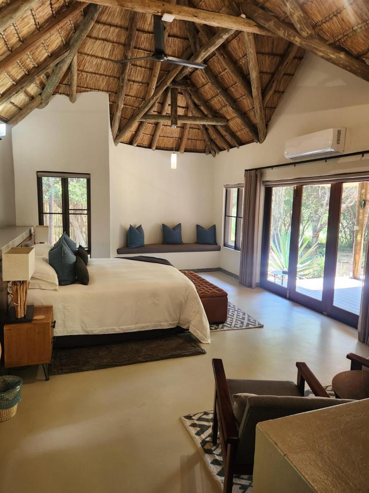 Tambuti Lodge พีลาเนสเบิร์ก ภายนอก รูปภาพ